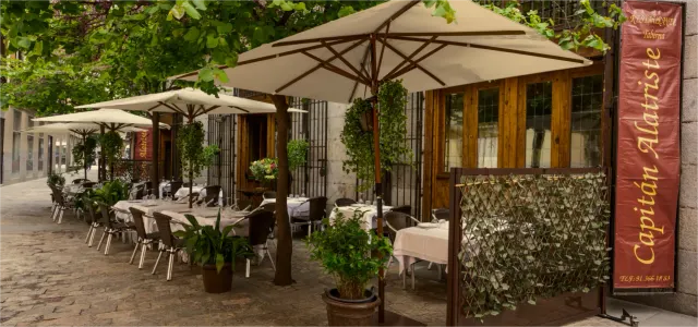 BookNoFees: Restaurant – Taberna del Capitán Alatriste – Madrid – Captain Alatriste’s Tavern, photo 2
