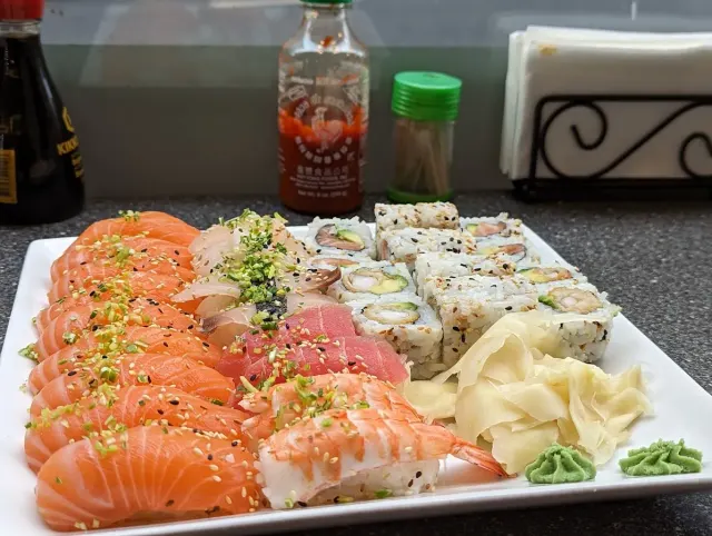 BookNoFees: Restaurant – Juicy Sushi – Oslo – Juicy Sushi, photo 2
