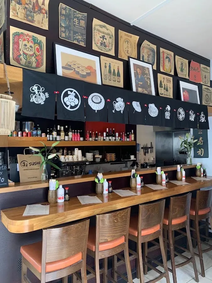 BookNoFees: Snack bar – J3 Sushi & Tea – Dublin – J3 Sushi & Tea, photo 1