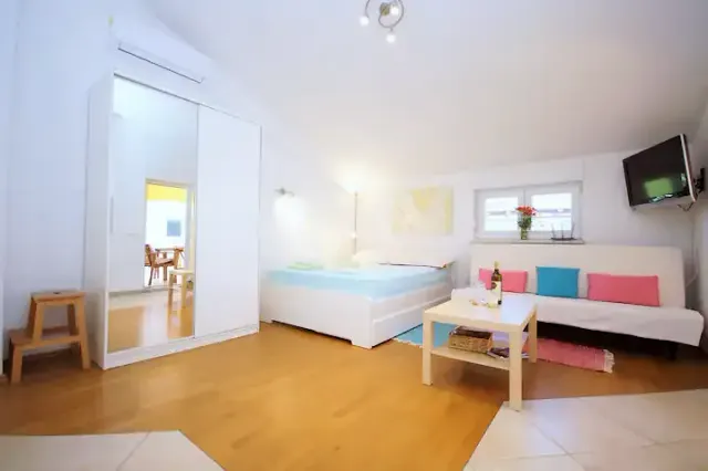 BookNoFees: Studio Kamamila near the beach, 200 metres from the beach – Medulin