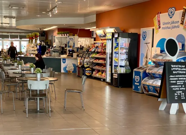 BookNoFees: Lounaskahvila Uppopulla, Helsinki