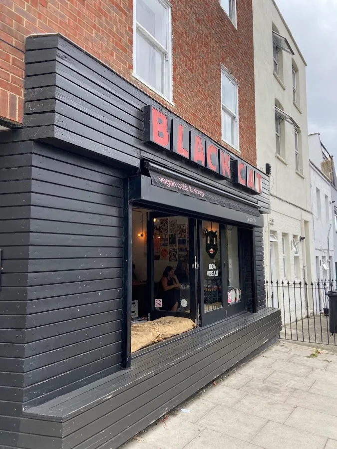 BookNoFees: Café – Black Cat Cafe – London – Black Cat Cafe, photo 1