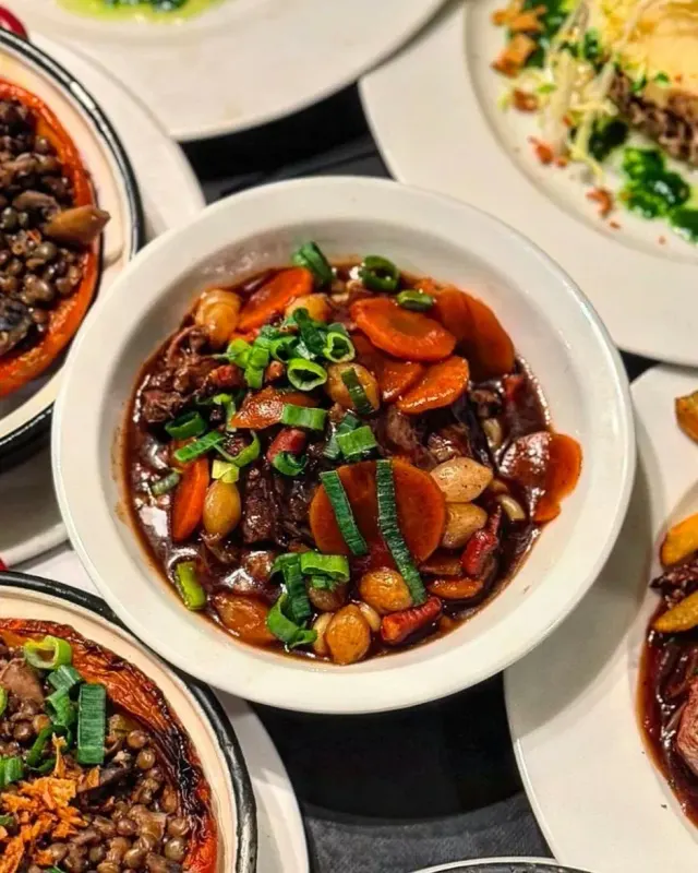 BookNoFees: Le Petit Bouillon Pharamond, Paris