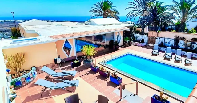 BookNoFees: Villa Madora with a swimming pool and sea views, La Asomada – Tías