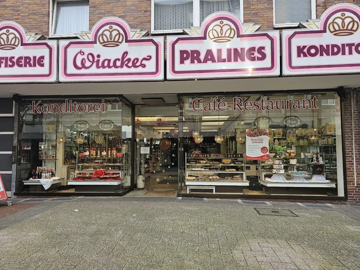 BookNoFees: Restaurant – Konditorei Café Wiacker – Herne – Wiacker Patisserie and Café, photo 1
