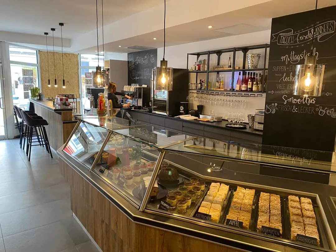 BookNoFees: Restaurant – Herz über Kopf – Meschede – Head over heels, photo 1