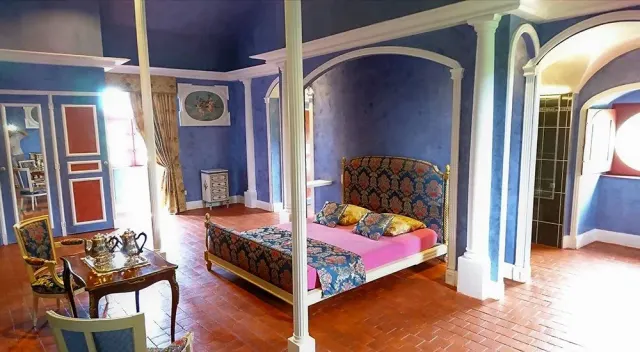 BookNoFees: Château de la Servayrie – Les Quatre Saisons Suite – Mouret