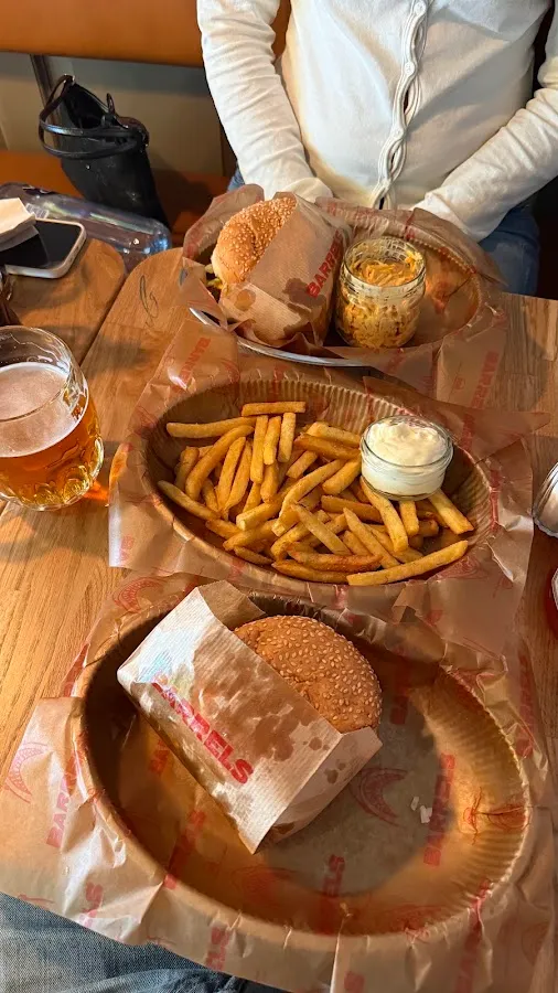 BookNoFees: Snack bar – Barrels Burgers & Beer – Stockholm – Barrels Burgers & Beer, photo 2