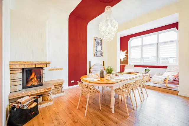 BookNoFees: A spacious 145 m² flat in a period building with 4 bedrooms and 1 private parking space in Magdeburg – Magdeburg