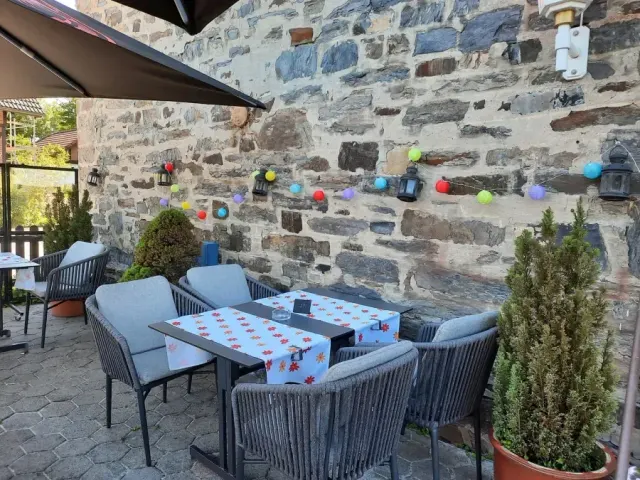 BookNoFees: Restaurant – Henblas — Hotel, Restaurant & Pub – Neuenrade-Altenaffeln – Henblas — Hotel, Restaurant & Pub, photo 2