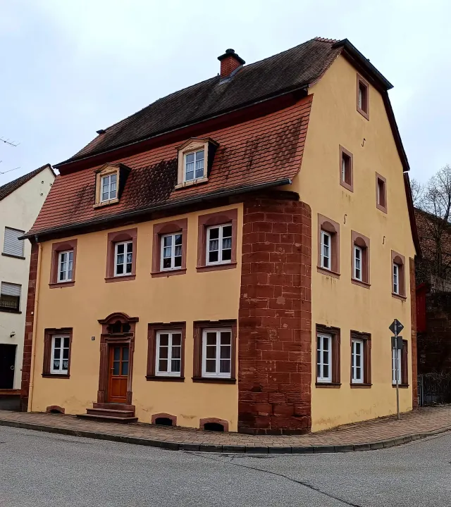BookNoFees self catering holiday home in Hornbach – Holiday flat by the monastery – sleeps 14
