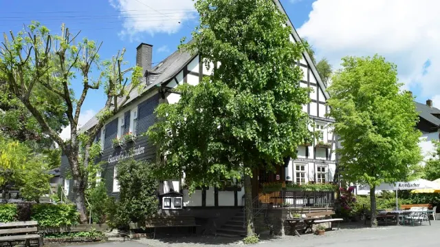 BookNoFees: Restaurant – Gasthof und Pension zu den Linden – Kirchhundem – Zu den Linden Inn and Guesthouse, photo 2