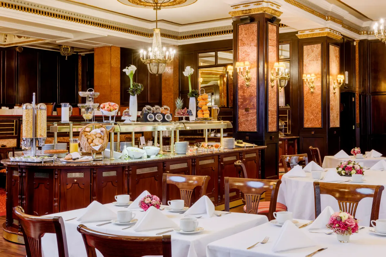 BookNoFees: Restaurant – Café Astoria – Budapest – Astoria Café, photo 1