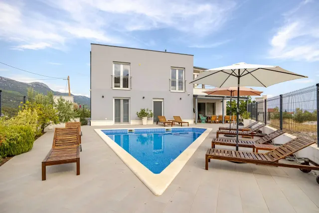 BookNoFees: Villa Mila Kastela - Apartment – Kaštel Novi