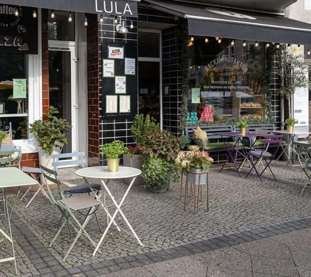 BookNoFees: Café – LuLa am Markt – Berlin – LuLa at the market, photo 2