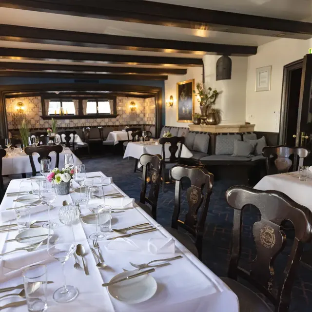 BookNoFees: Restaurant – Warsteiner Brauhaus Domschänke – Warstein – Warsteiner Brewery Taproom, photo 3