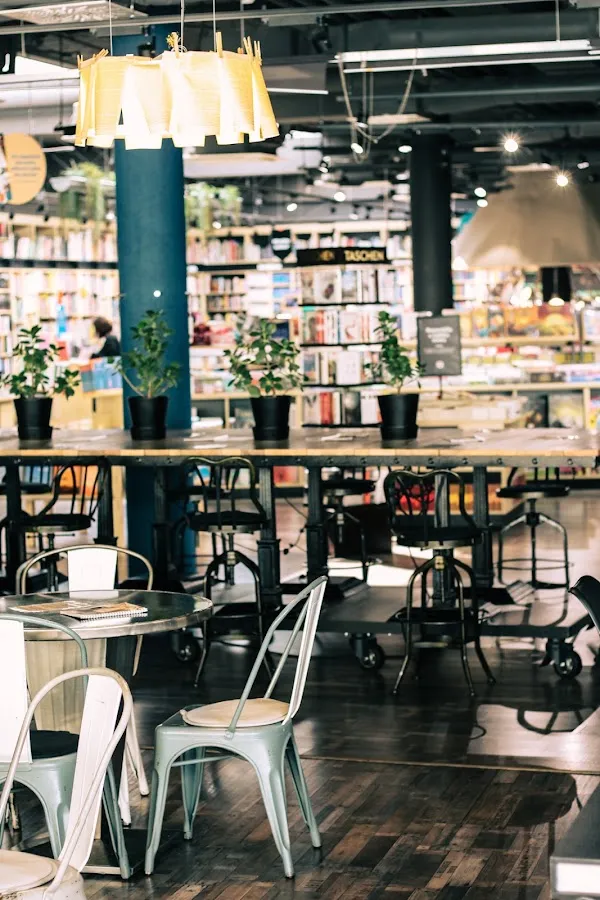BookNoFees: Café – Foxford – Bratislava – Foxford, photo 1