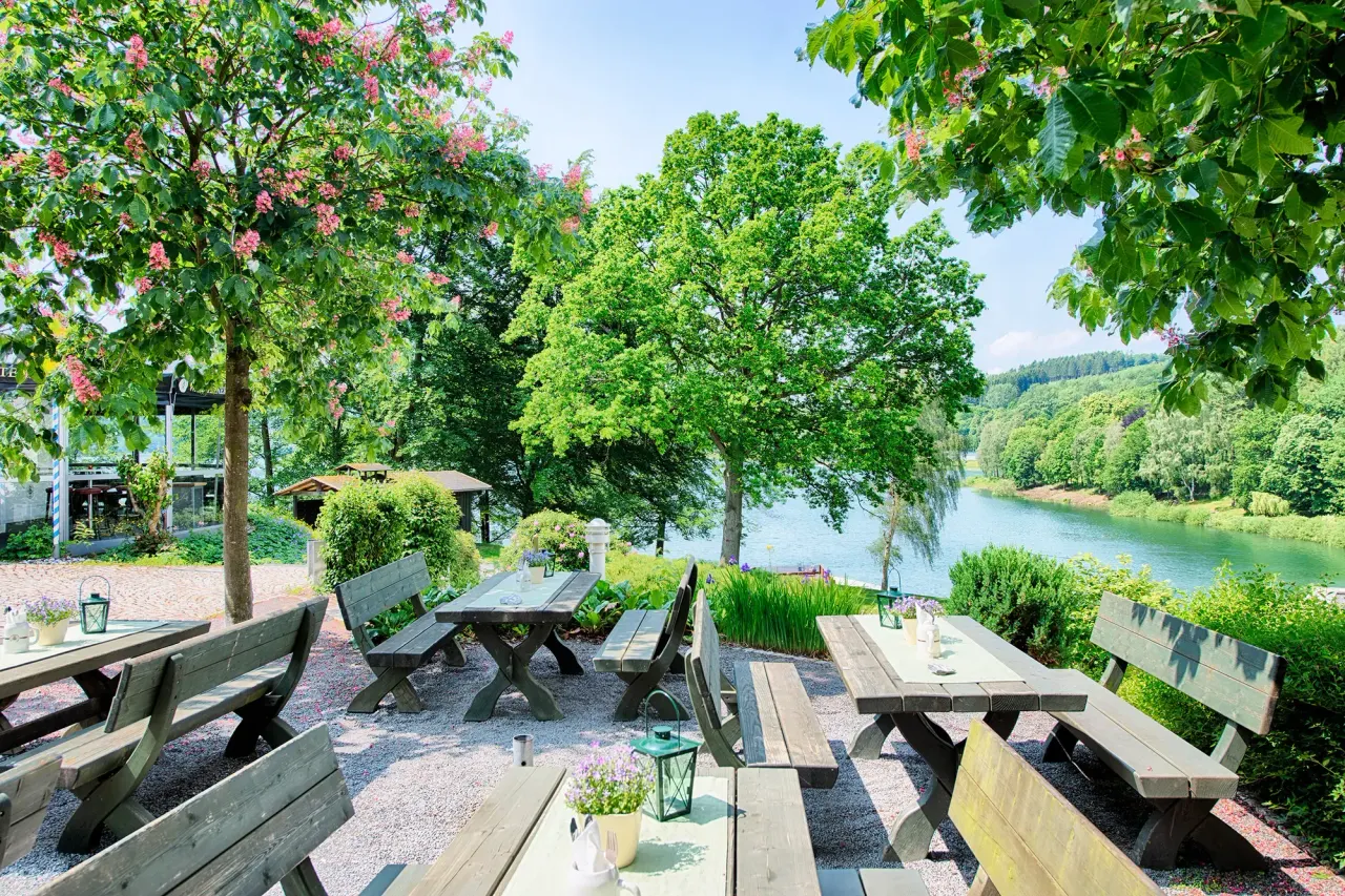 BookNoFees: Restaurant – Welcome Hotel Meschede/Hennesee – Meschede – Welcome to the Hotel Meschede/Hennesee, photo 1