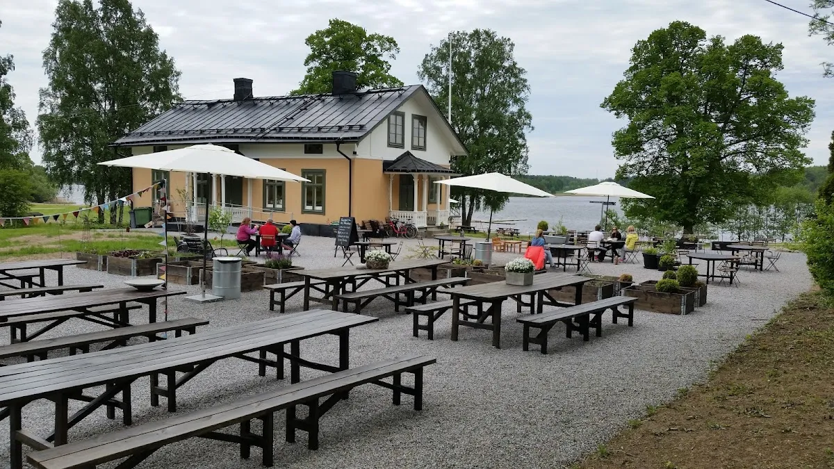 BookNoFees: Café – Kanaans Trädgårdscafe – Stockholm – Kanaan’s Garden Café, photo 1