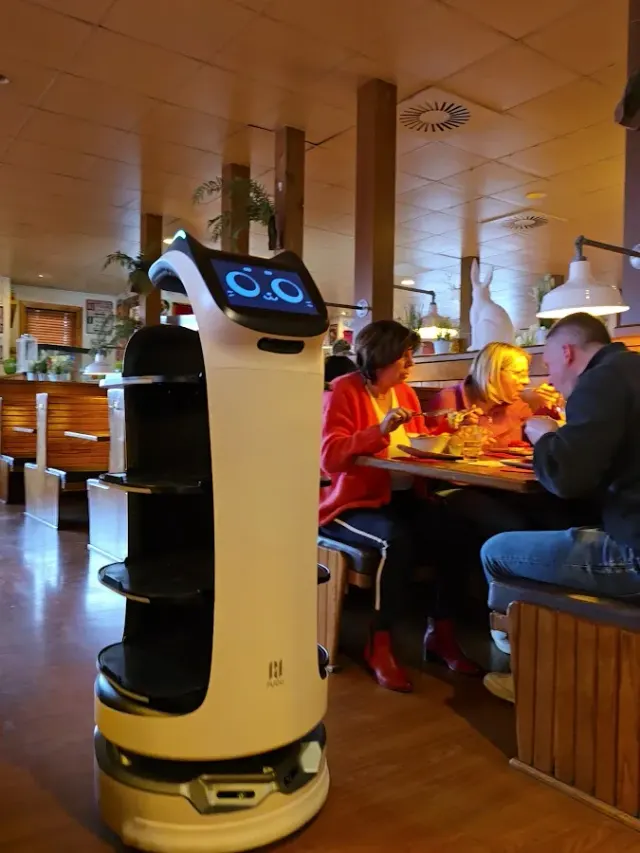 BookNoFees: Restaurant – Connies Diner – Kamen – Connie’s Diner, photo 3