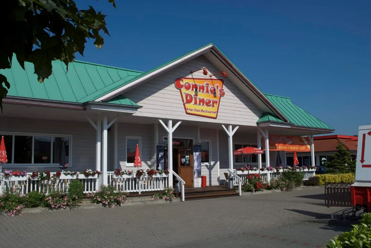BookNoFees: Restaurant – Connies Diner – Kamen – Connie’s Diner, photo 1