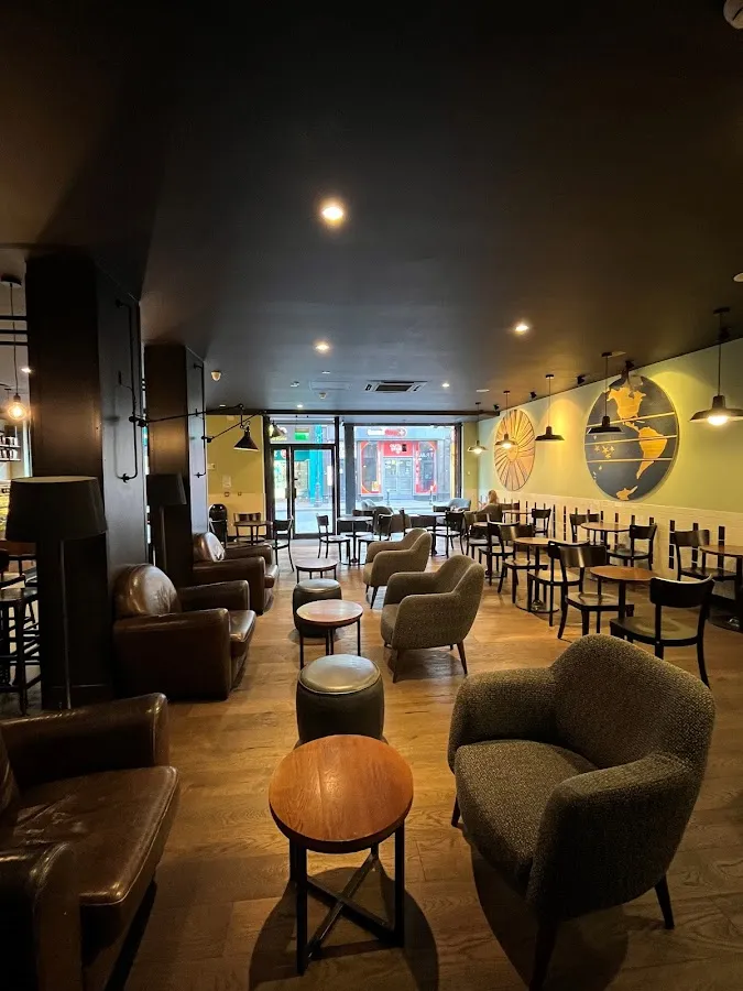 BookNoFees: Café – Starbucks – Dublin – Starbucks, photo 1