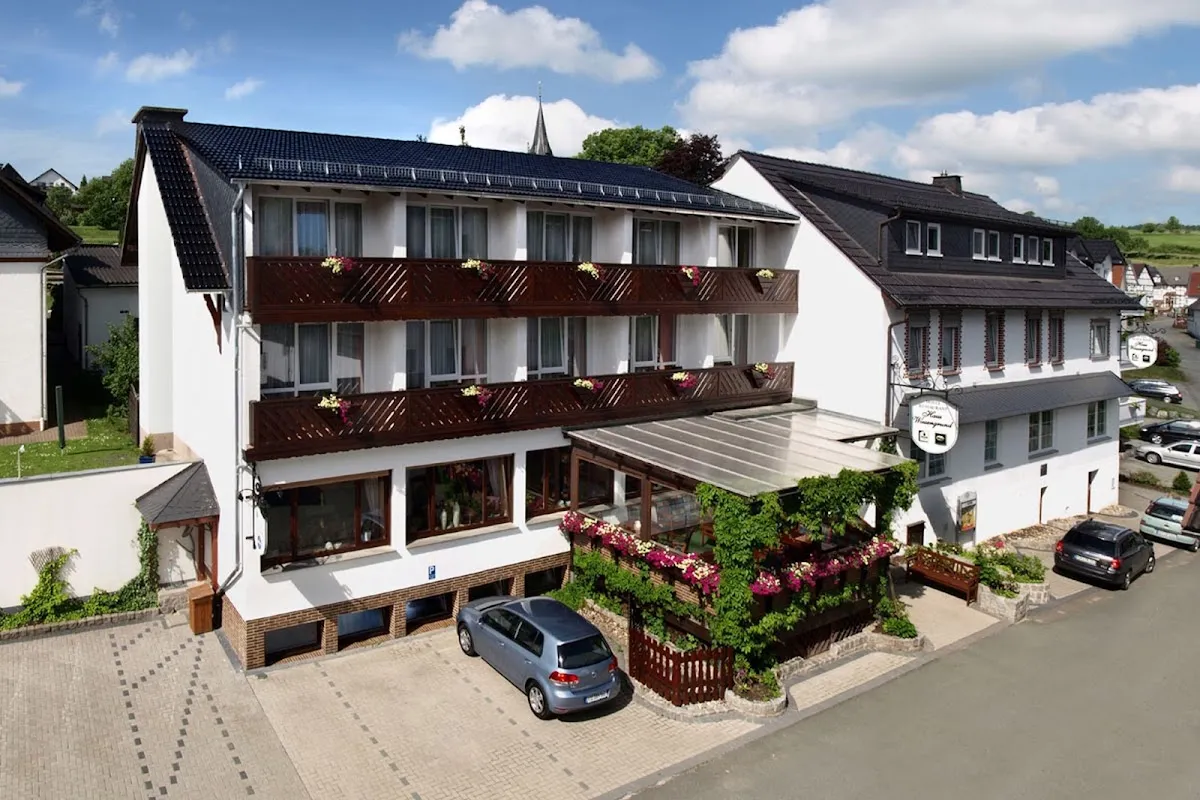 BookNoFees: Restaurant – Haus Wiesengrund – Hallenberg – Wiesengrund House, photo 1