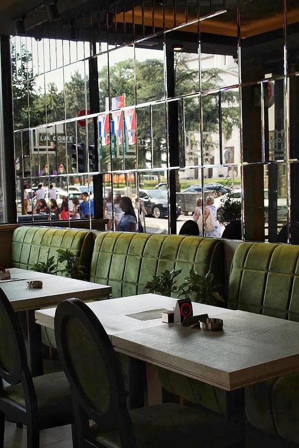 BookNoFees: Café – La Corte – Belgrade – The Court, photo 1
