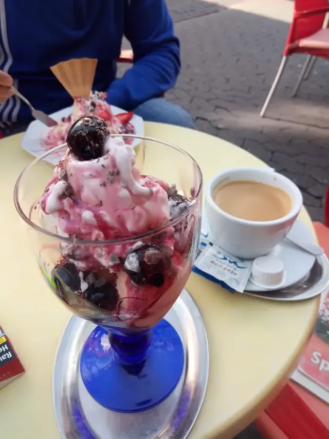 BookNoFees: Restaurant – Eiscafé Da Rosa – Werl – Da Rosa Ice Cream Parlour, photo 3