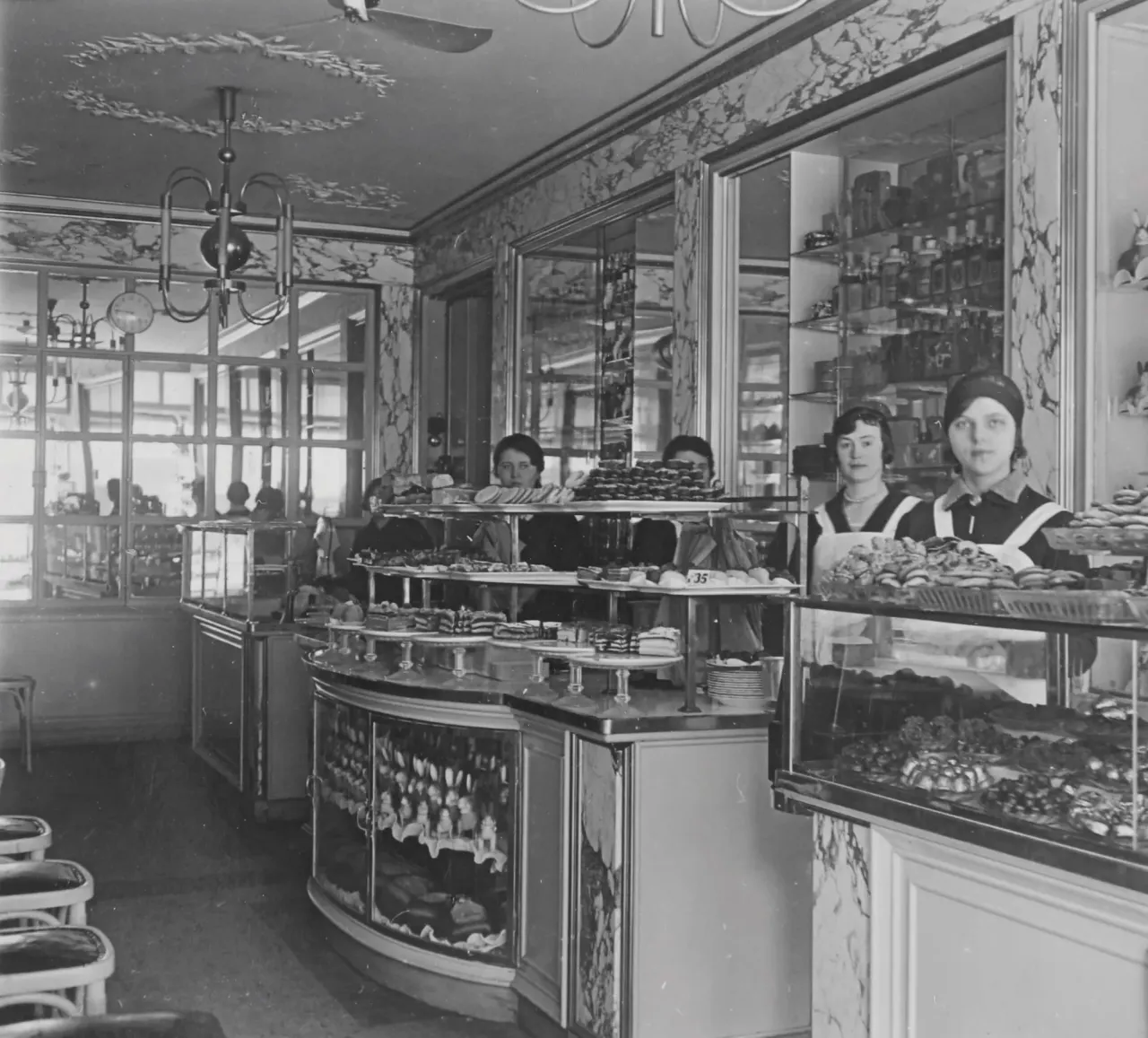 BookNoFees: Café – Aida – Vienna – Aida, photo 1