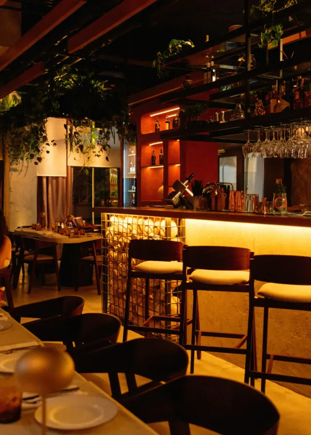 BookNoFees: Tudi's Pizza, Bucharest