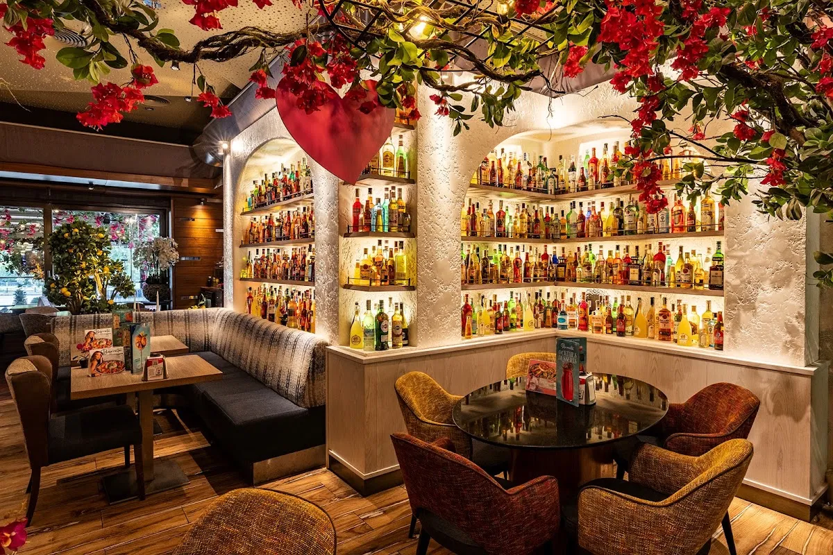 BookNoFees: Restaurant – Burrata Italiana – Sofia – Italian Burrata, photo 1