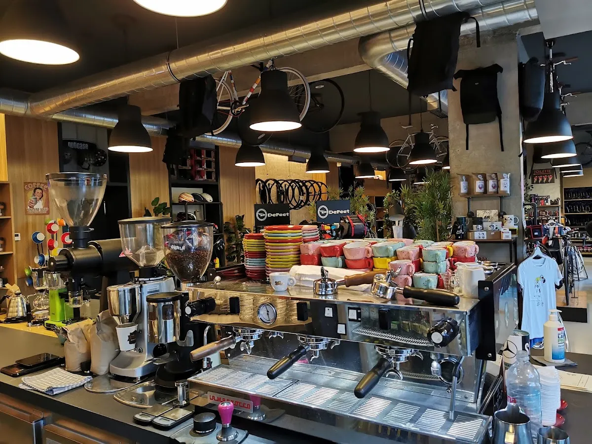 BookNoFees: Café – Bonk – Zagreb – Hello, photo 1